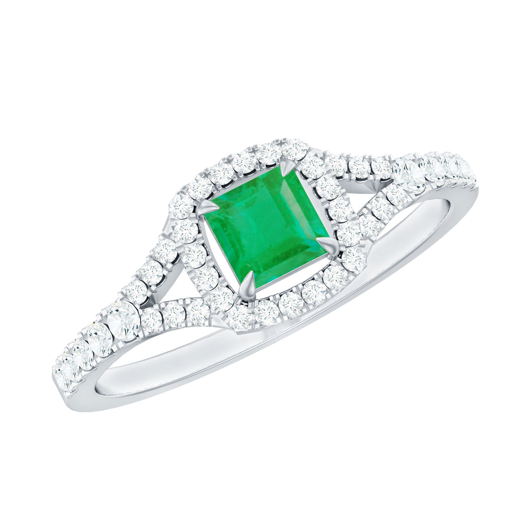 Verlobungsring mit Emerald förmigem Smaragd und Gespaltener Ringschiene mit Moissanite Steinen